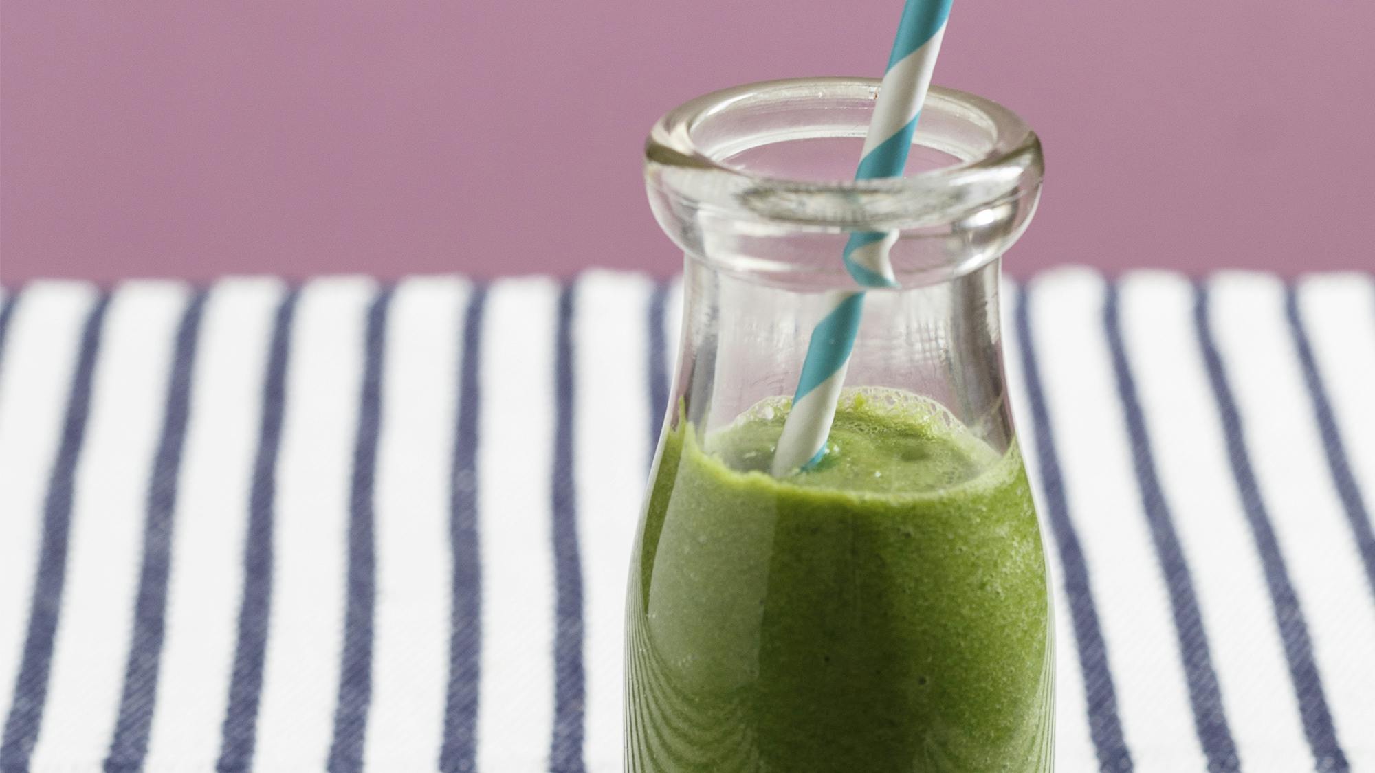 Best Baby Kale Smoothie with Cucumber and Pear Recipe