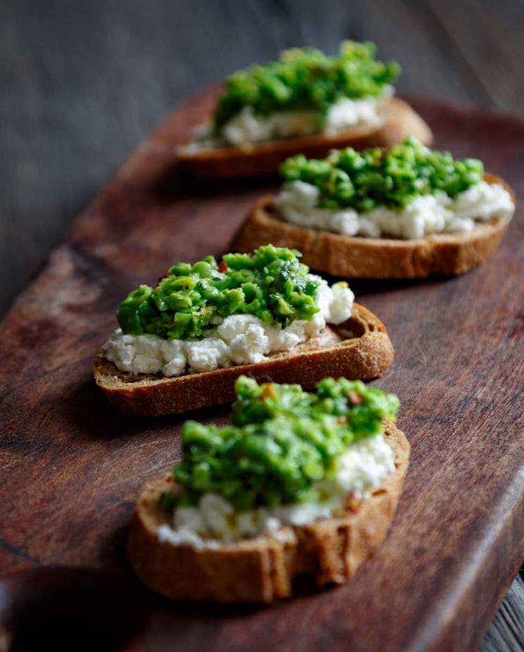 Pea ricotta crostini spring appetizer