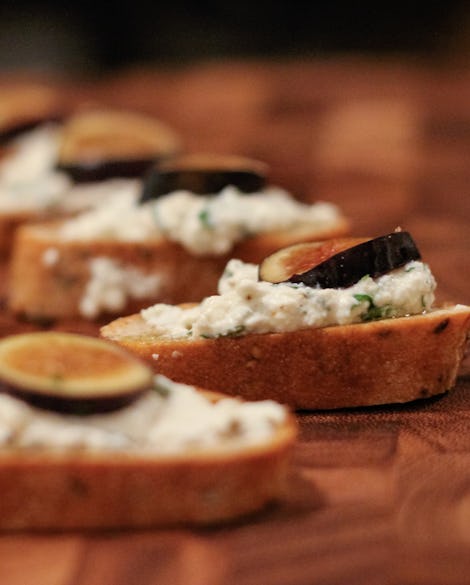 Crostini with Herbed Ricotta and Fresh Figs