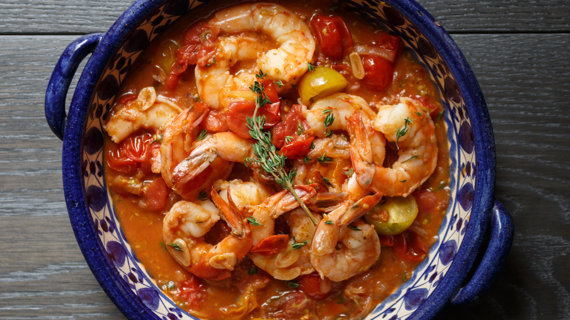 Best Garlicky Shrimp with White Wine and Tomatoes Recipe