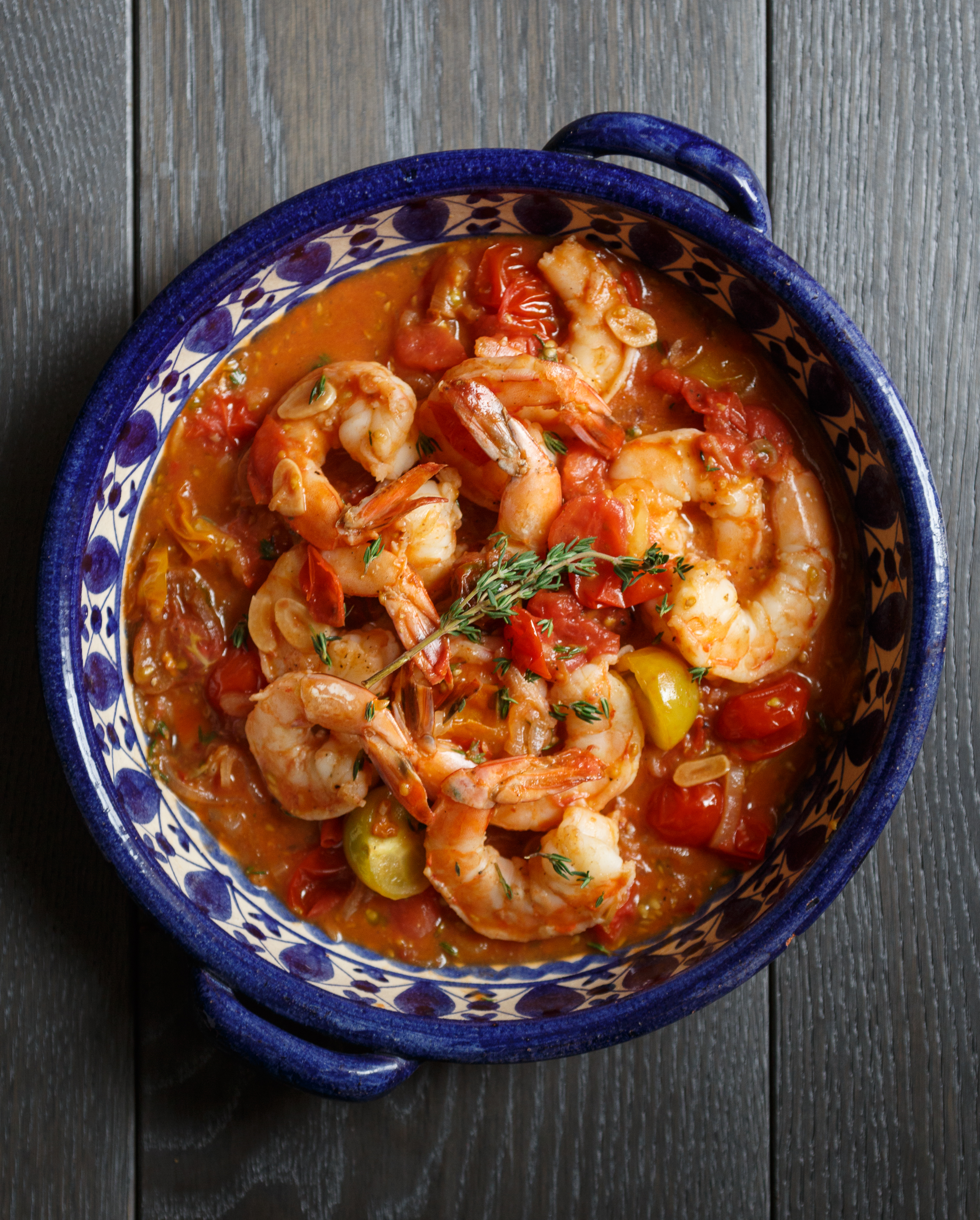 Garlicky Shrimp with White Wine and Tomatoes