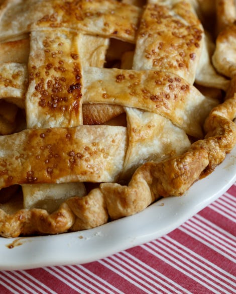 Old-Fashioned Apple Pie with Caramel Sauce