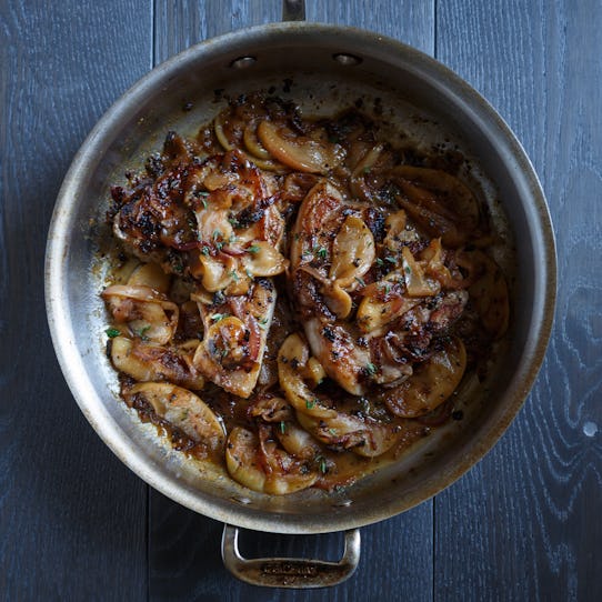 Pork Chops with Caramelized Apples